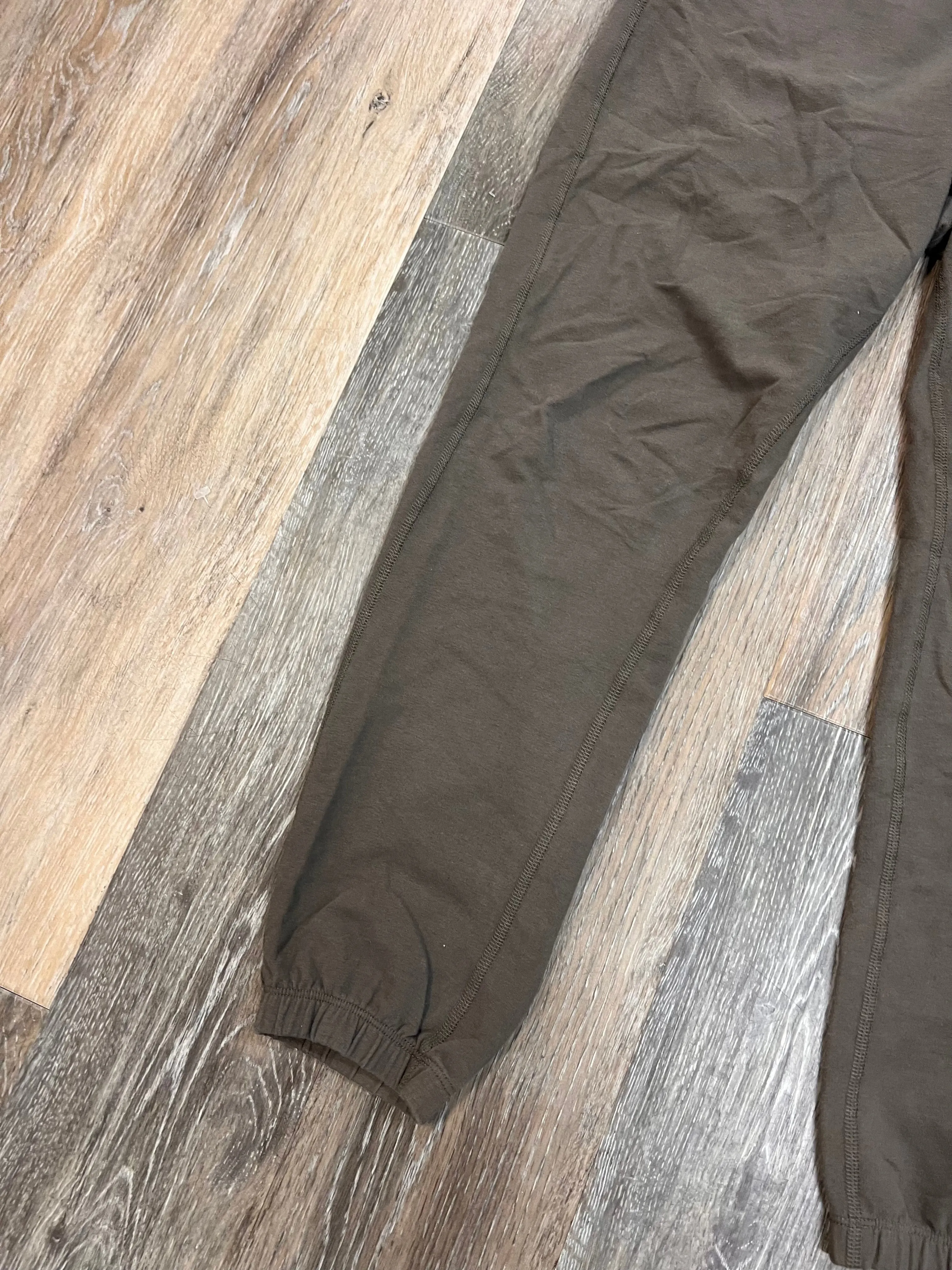 Athletic Pants By Vuori In Brown, Size: S