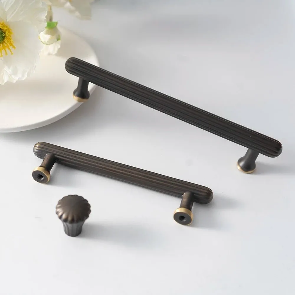 Berdo Knob & Pull Bar
