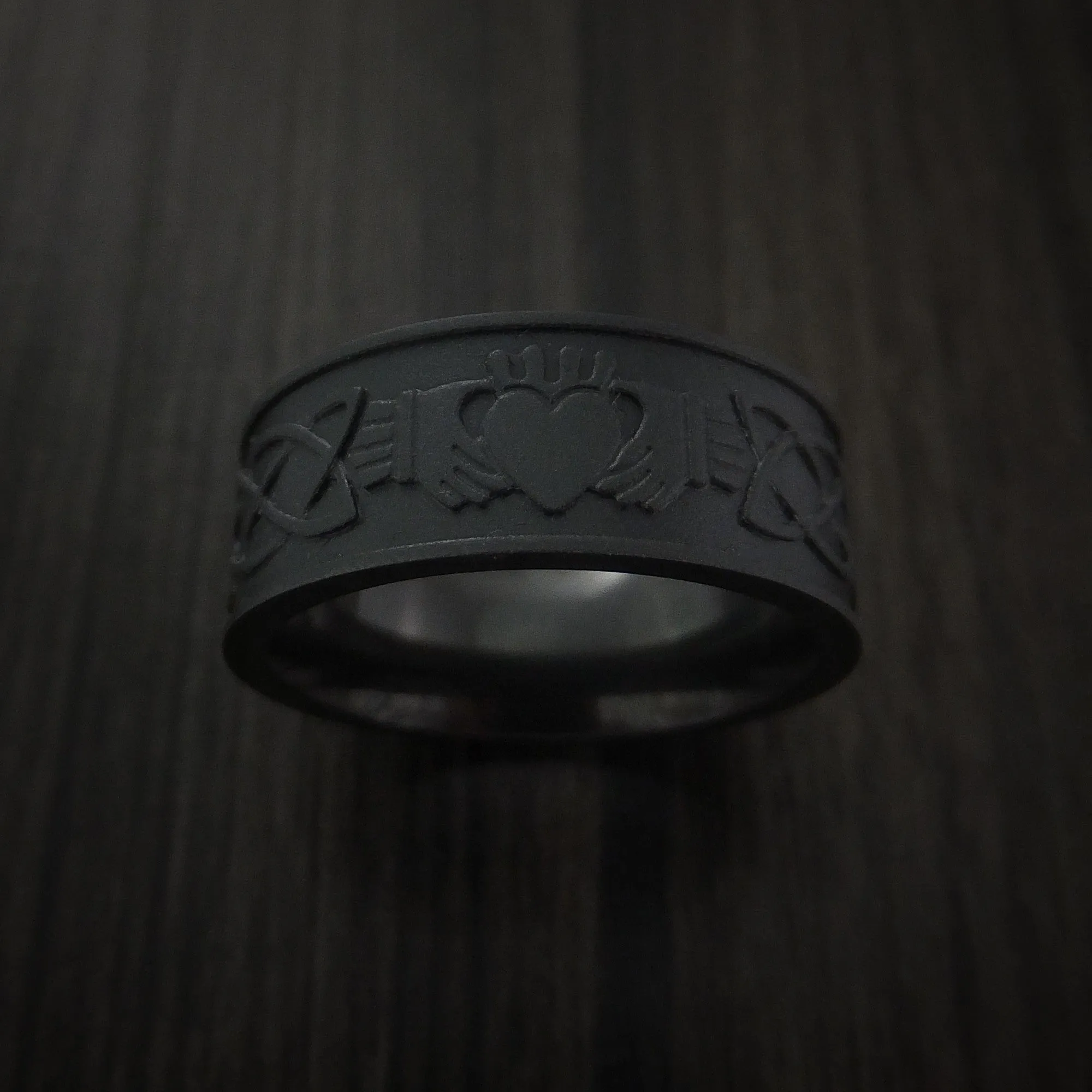 Black Titanium Celtic Irish Claddagh Men's Ring Hands Clasping Heart Band Carved