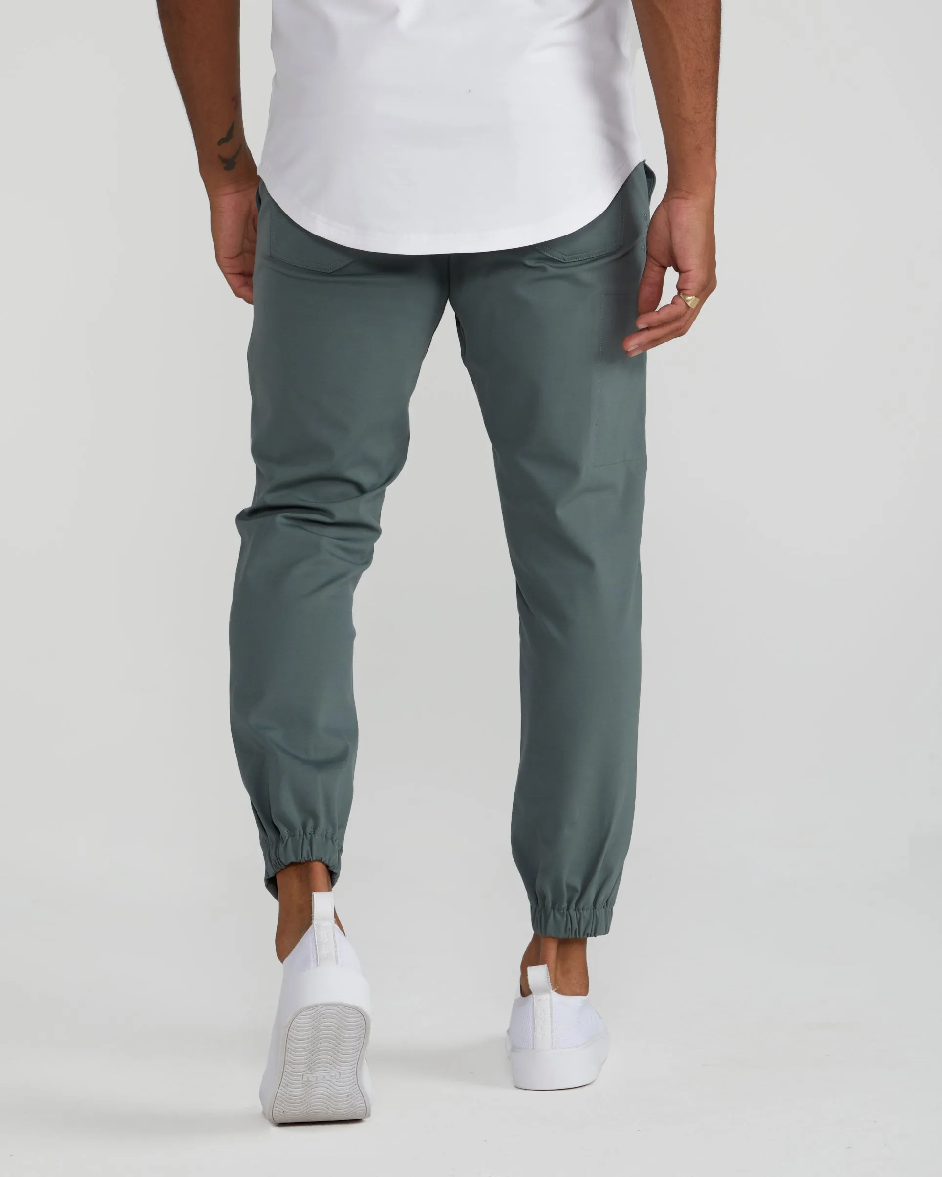 Everyday Jogger Pant <!-- Size 31 -->