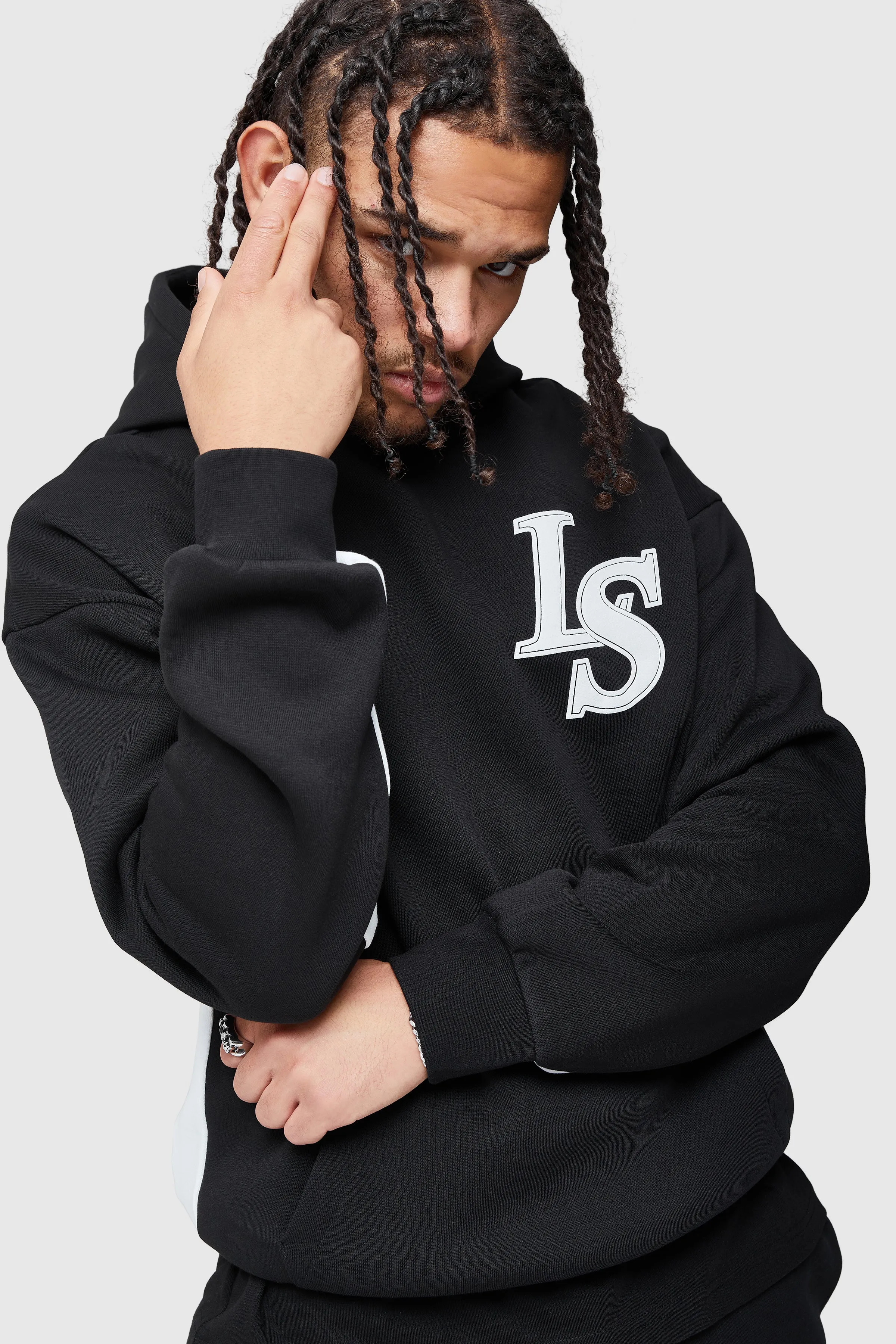 INITIAL HOOD - BLACK