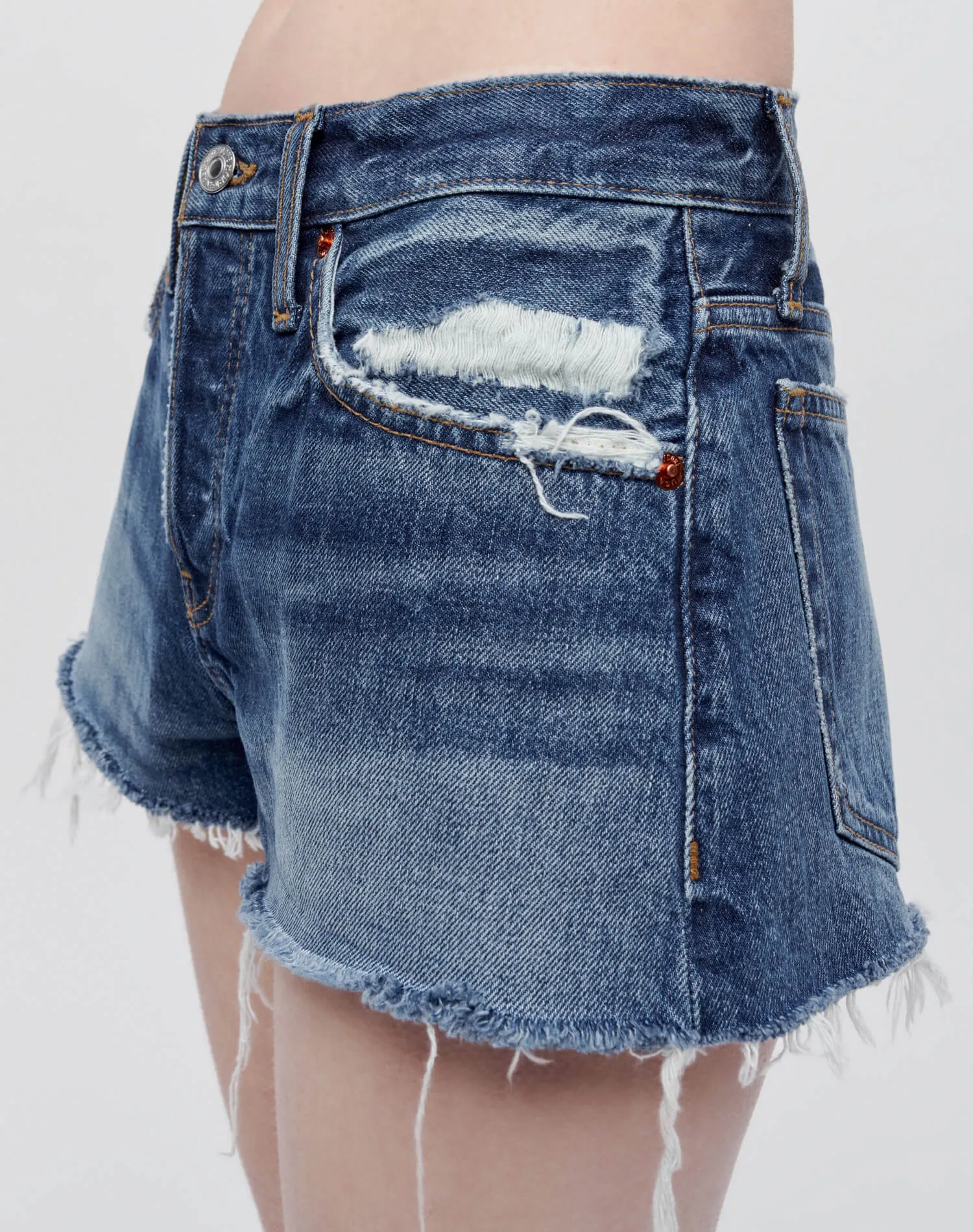 Mid Rise Relaxed Short