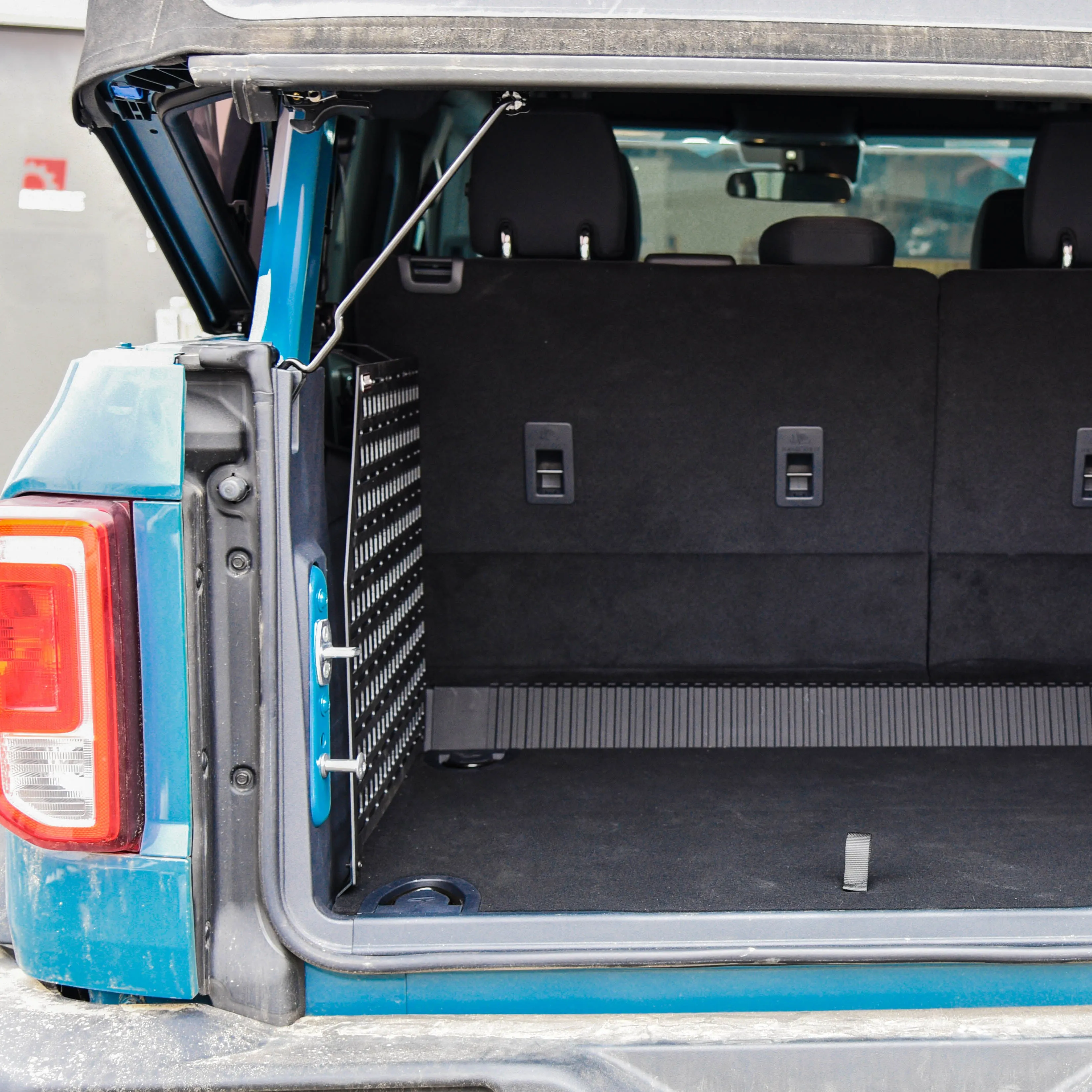 MOLLE Compatible Cargo Panel - Large Driver/Passenger Single | Ford Bronco 4dr (2021 )