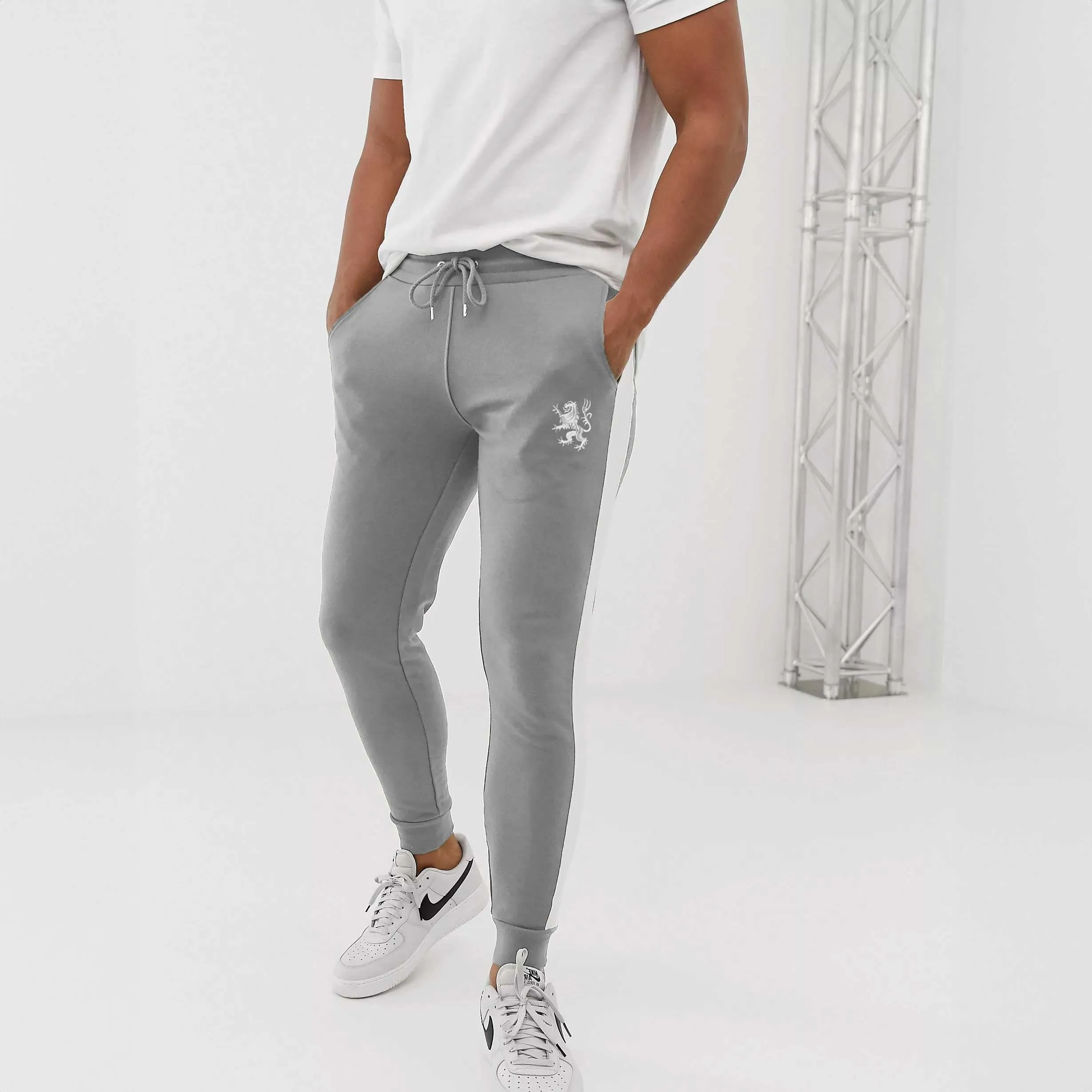Polo Republica Men's Leo Embroidered Panel Design Fleece Jogger Pants