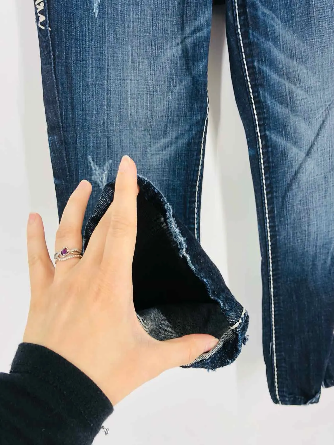 Rock Revival Size 27=4 Dk Denim/White Stitched Distressed Premium Denim Jeans